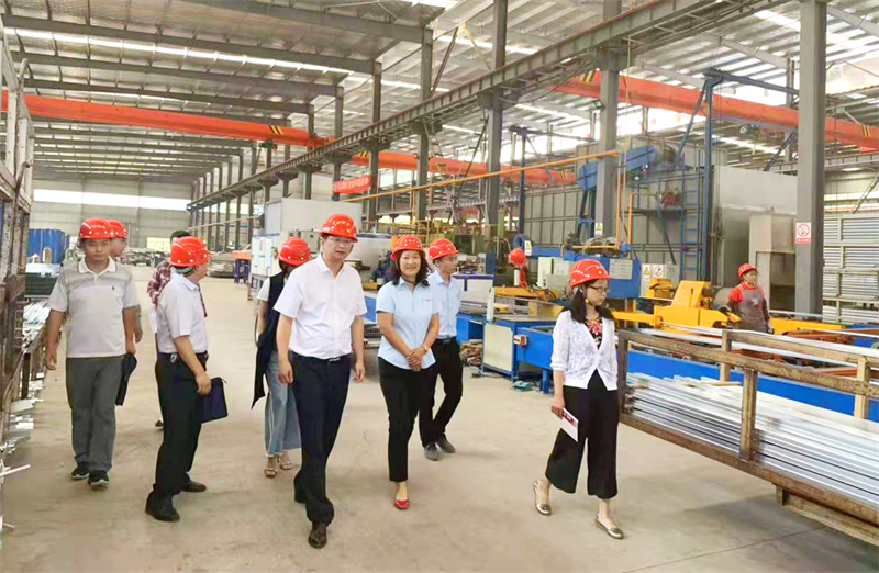 付濤：原貴陽市科技局局長，現(xiàn)貴陽市人民政府副市長