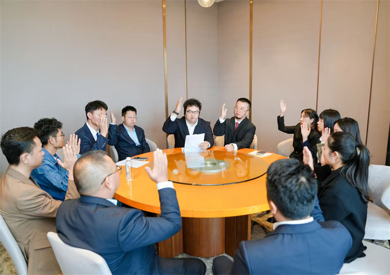 第一屆理事會成員以民主投票的方式，共同商議商會發展方向，為后續工作開展奠定堅實基礎